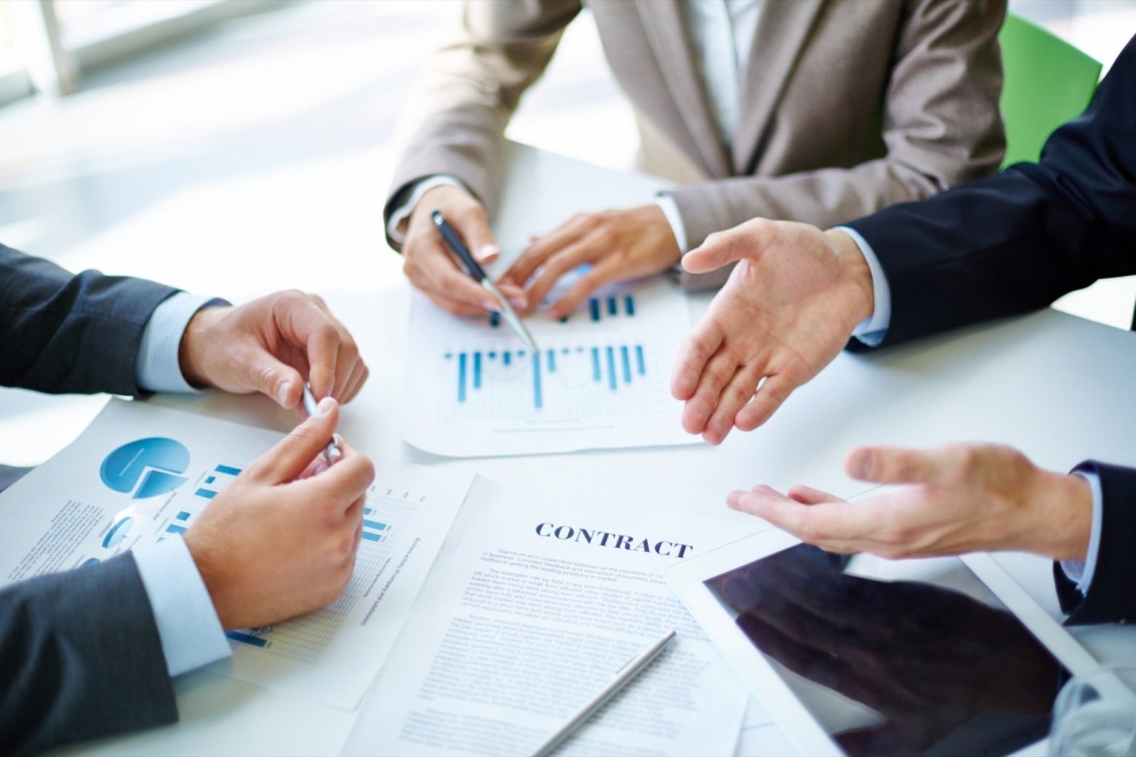 20170731095828-work-interview-job-career-contract-sign-discuss-talk