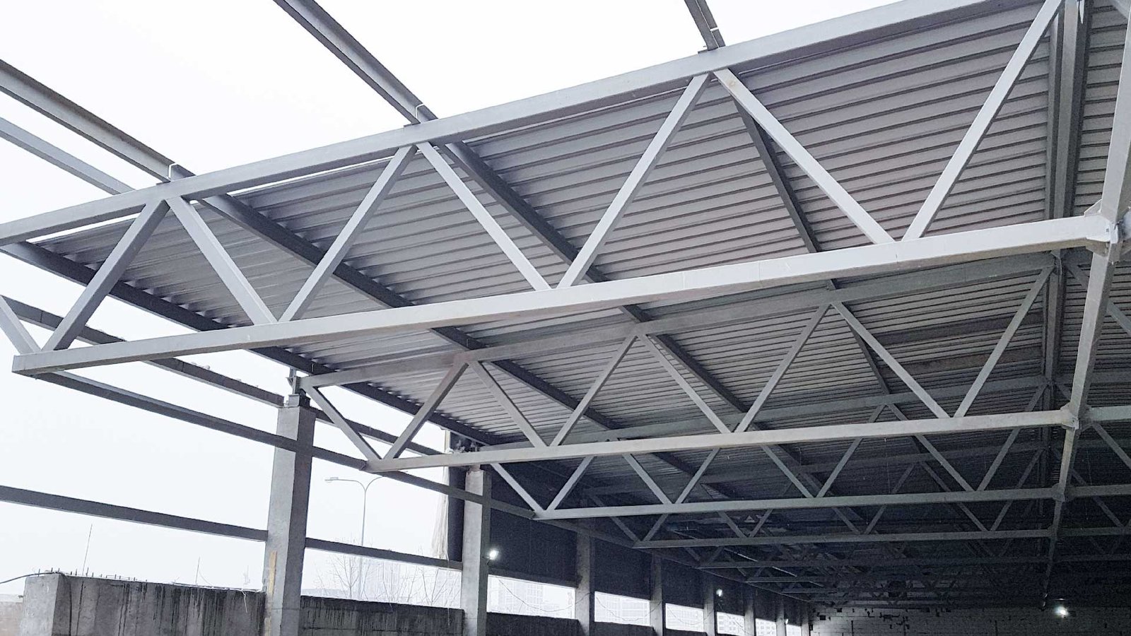 riola-modul-ltd-vypolnila-proizvodstvo-i-montazh-metallokonstruktsij-tc-novus-2