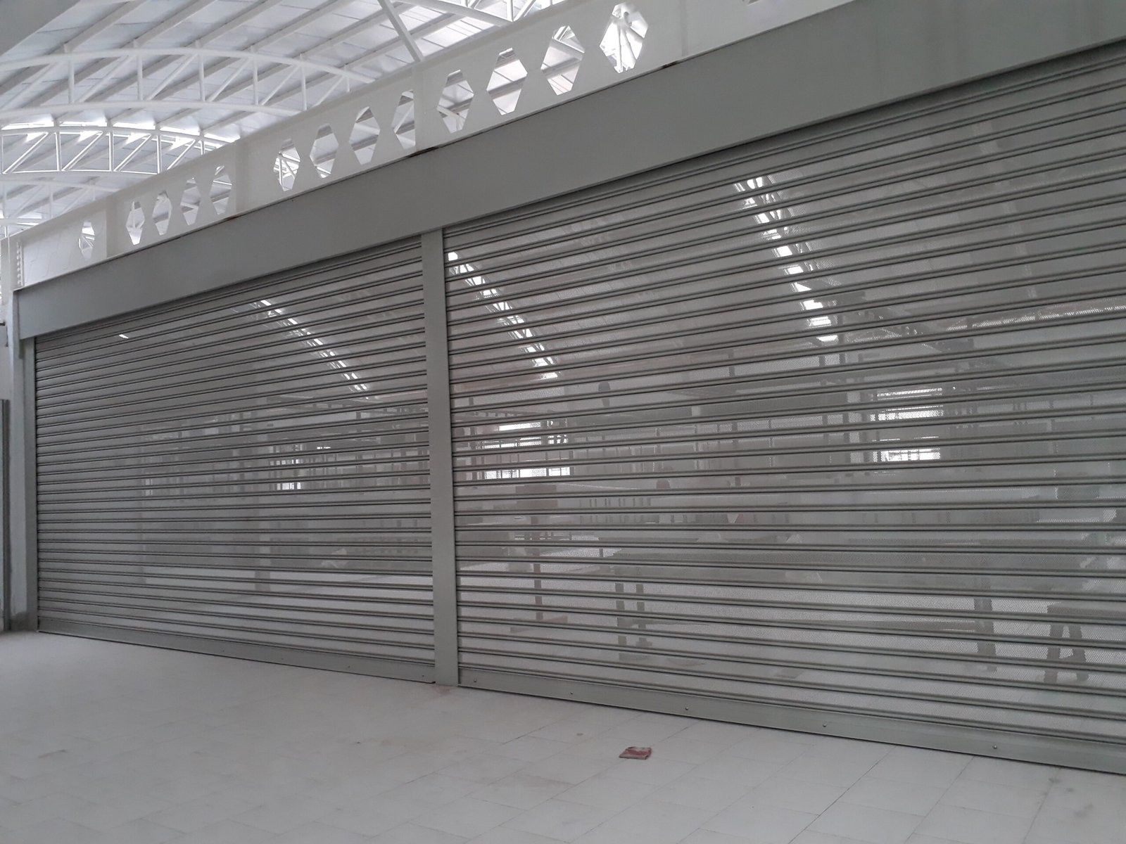 RAD-SHUTTER-PERFORRATED